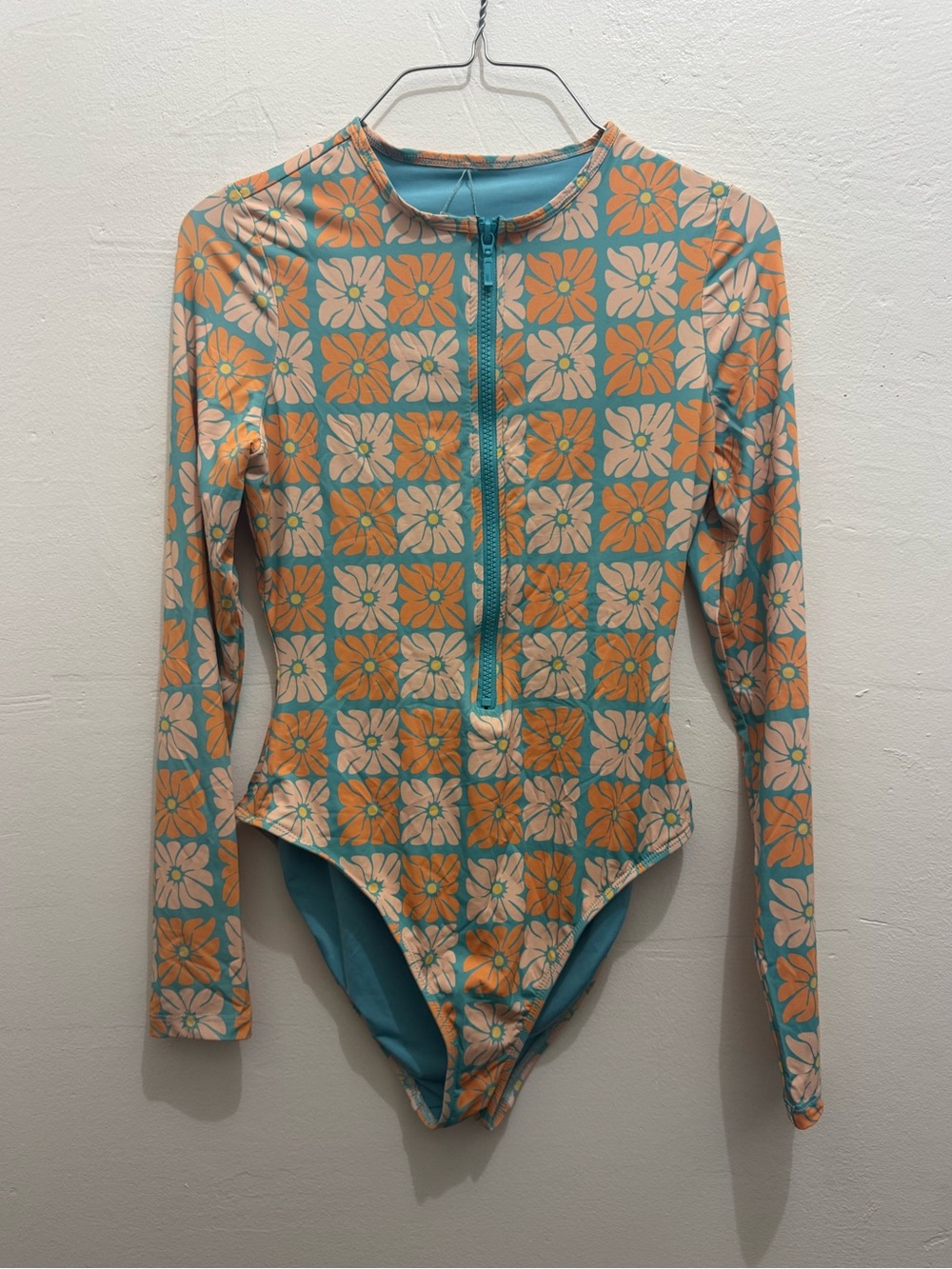 Dippin' Daisy's Shoal Front Zipper Long Sleeve One Piece (S) - Picture 6 of 10